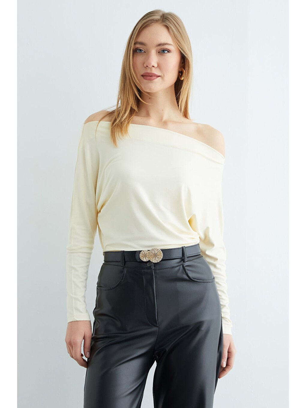Sarı Basic Kayık Yaka Yarasa Kol Bluz-2