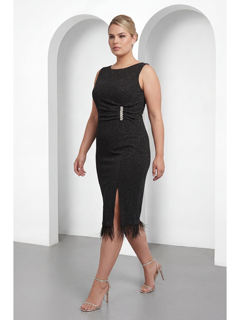 Kadın Siyah Bisiklet Yaka Taşlı Büyük Beden Abiye Elbise-1