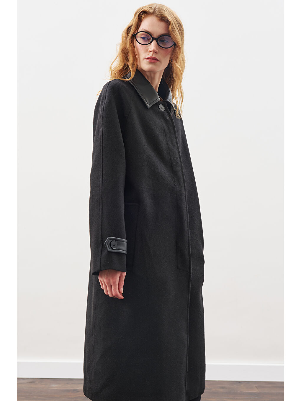 Deri Detaylı Kaşe Kaban Siyah-5