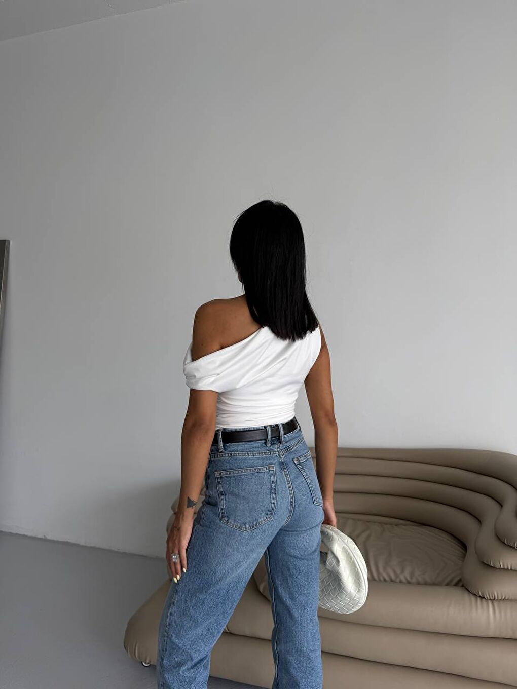 Omuz Detay Beyaz Sandy Bluz-3