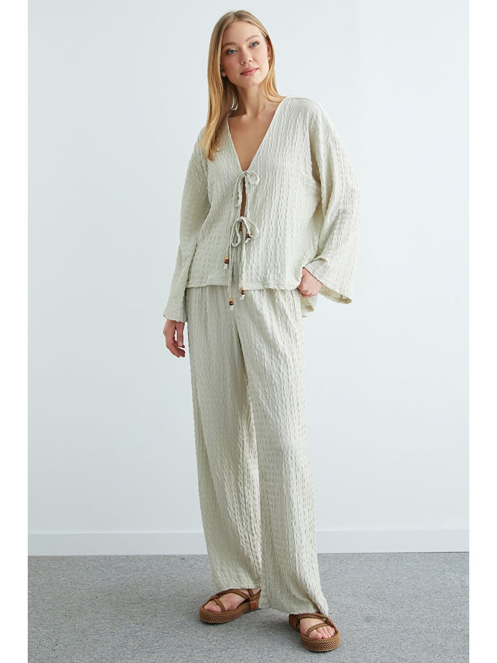 Bej Önden Bağlamalı Dokulu Kimono 2 Li Takım