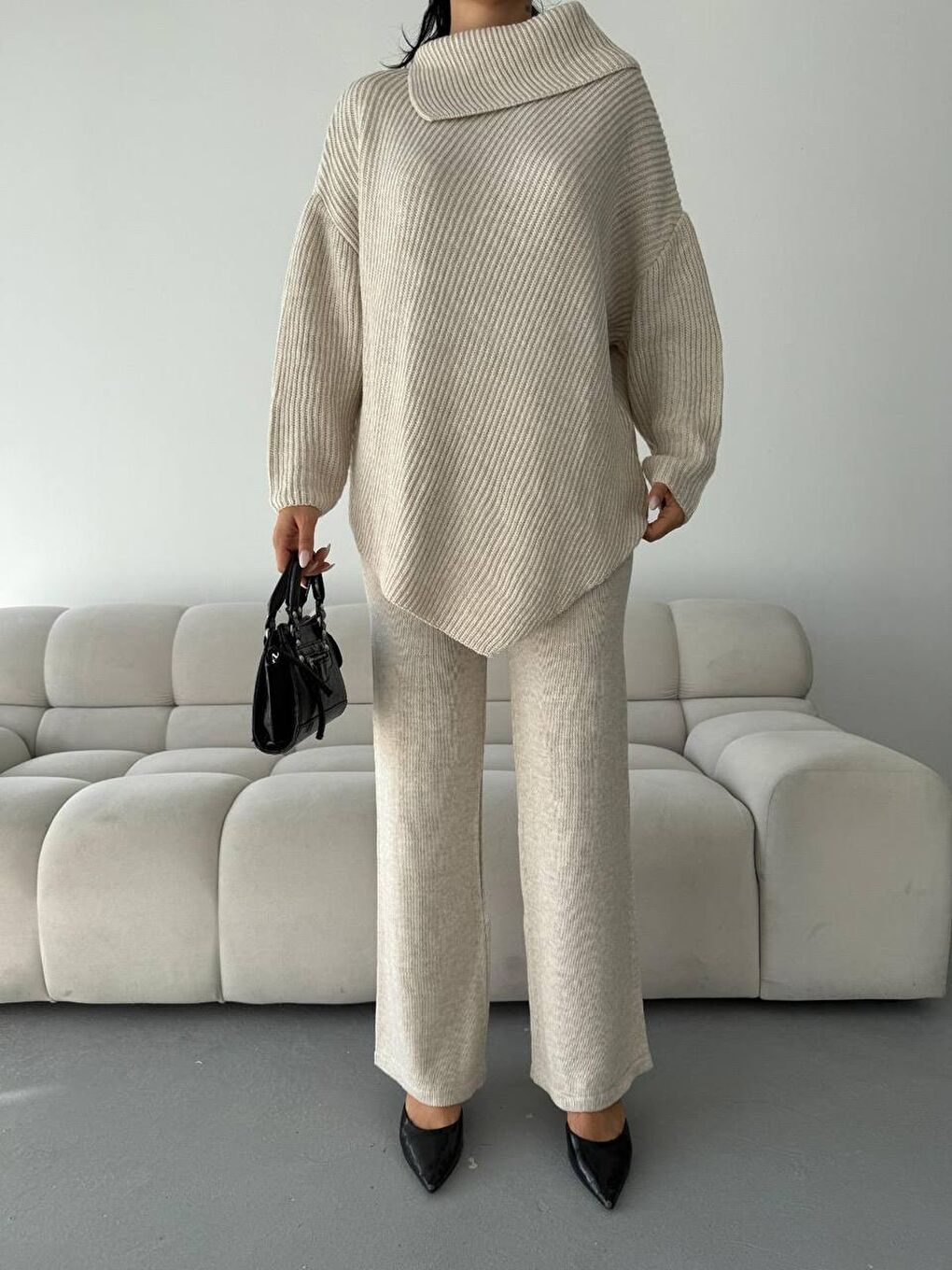 Ekru Şal Yaka Triko Takım-1