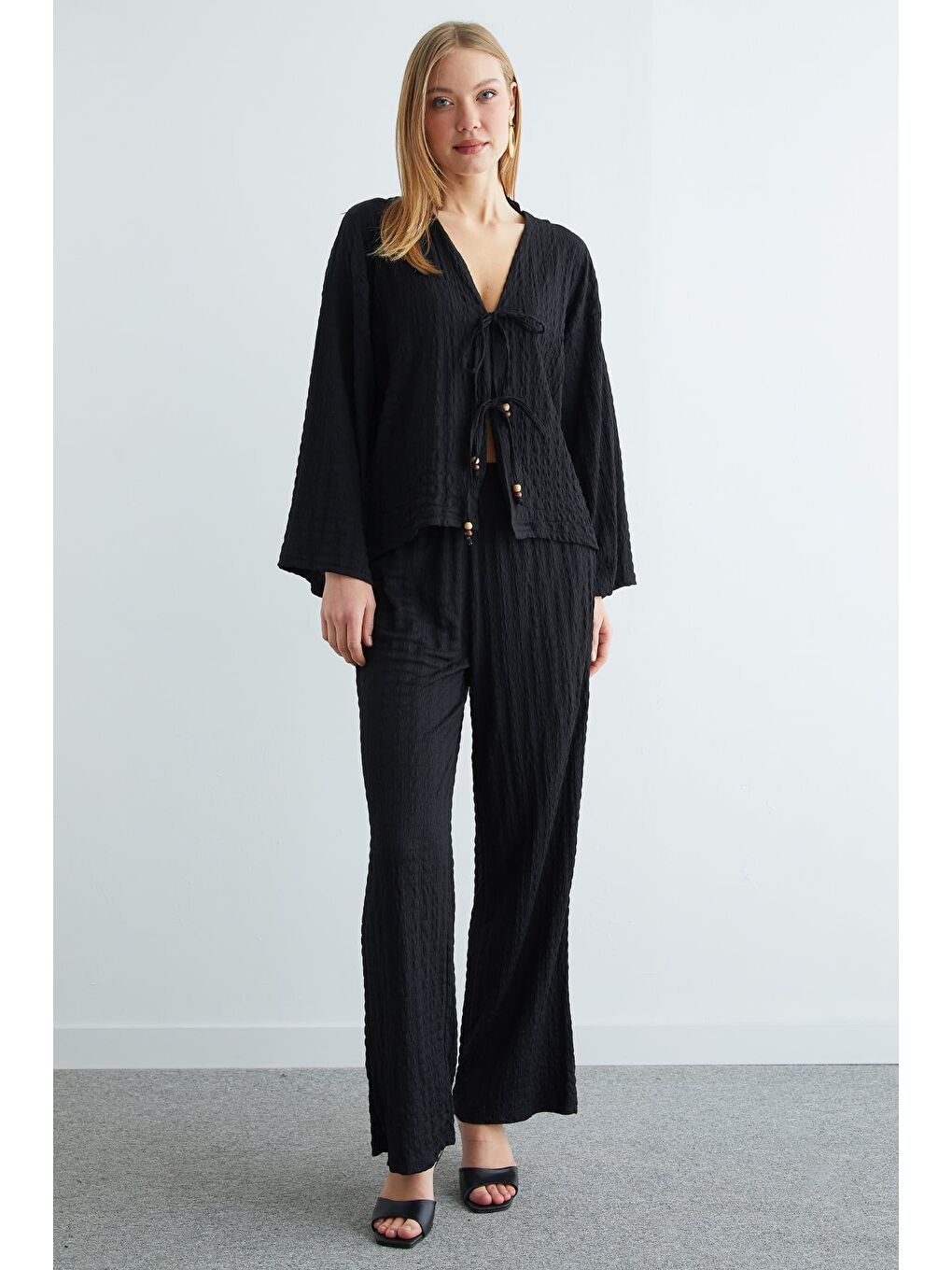 Siyah Önden Bağlamalı Dokulu Kimono 2 Li Takım