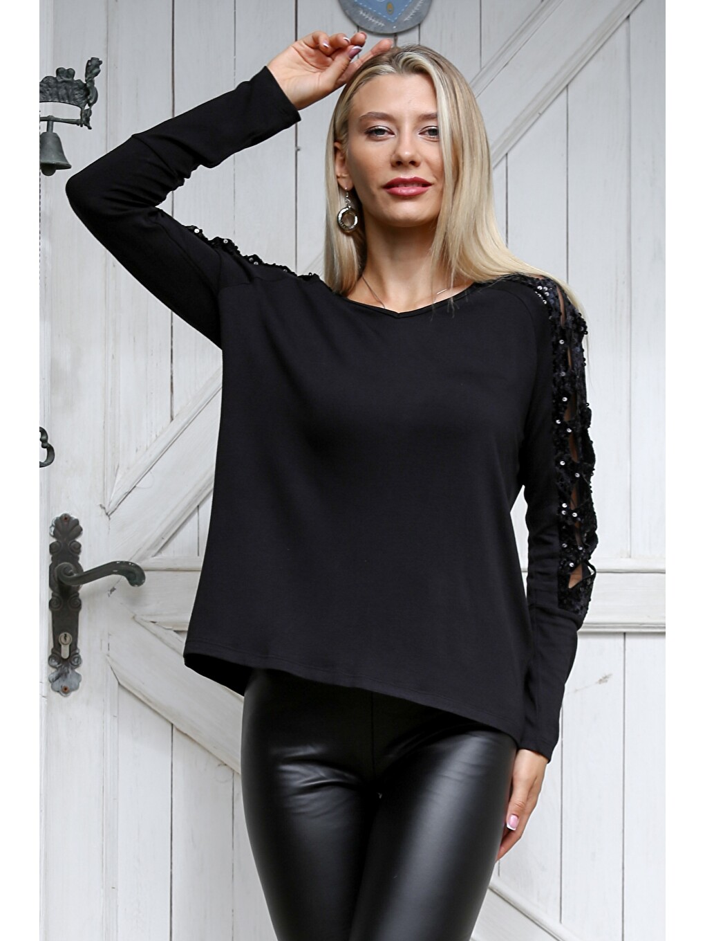 Siyah V Yaka Uzun Kol Payetli Örme Casual Bluz-2