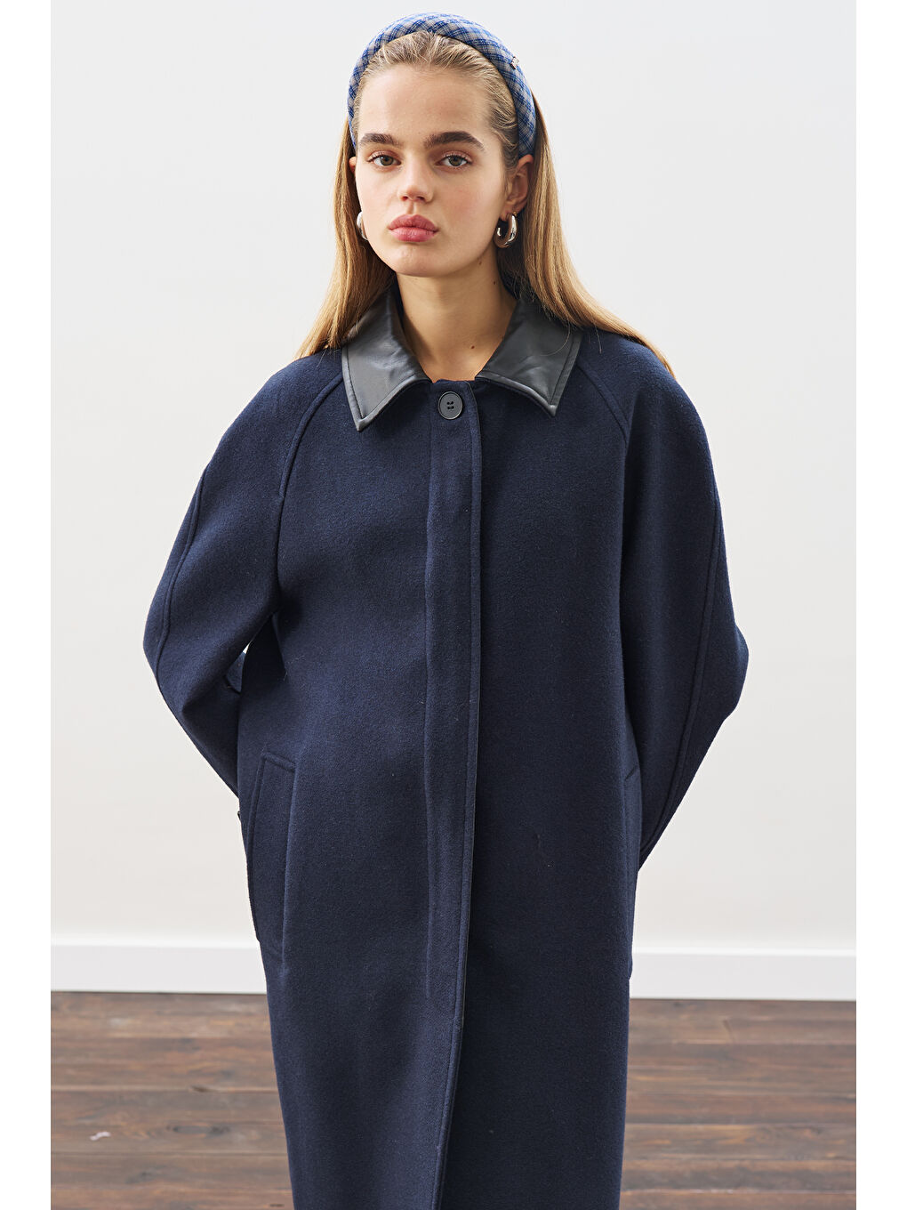 Deri Detaylı Kaşe Kaban Lacivert-1