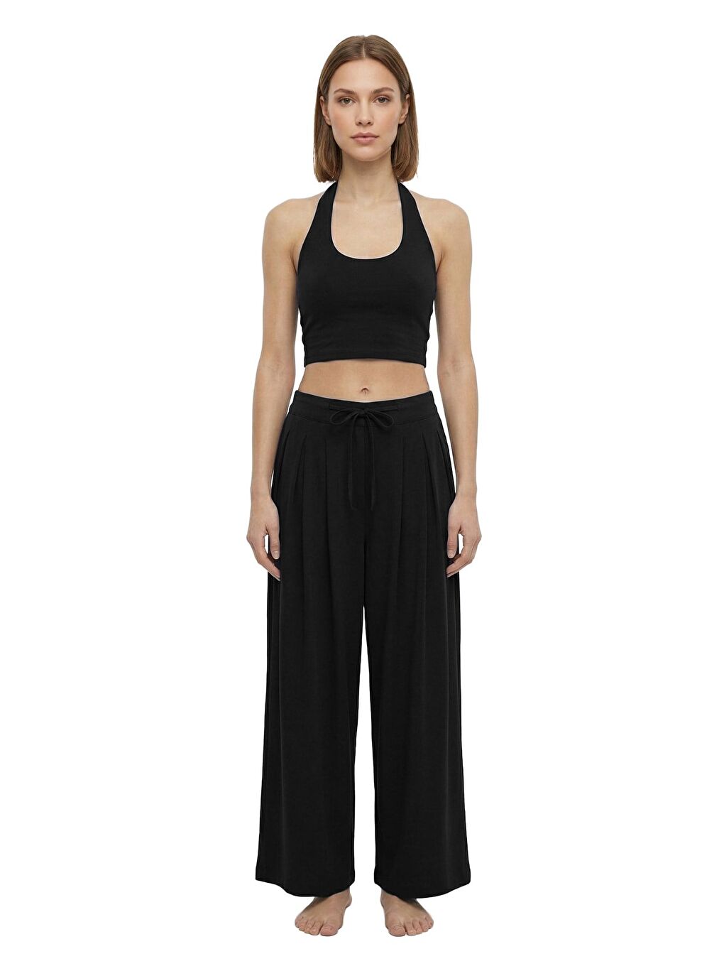 Siyah Viskon Halter Yaka Sırt Dekolteli Kadın Crop Atlet-1