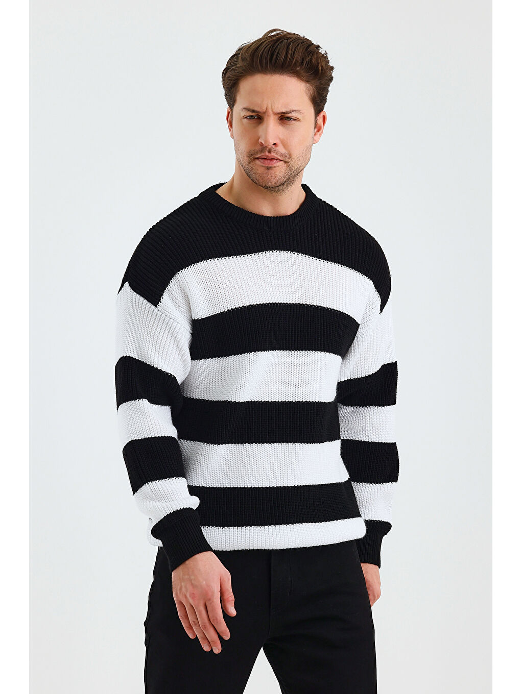 Beyaz Erkek Renk Bloklu Regular Bisiklet Yaka Triko Kazak