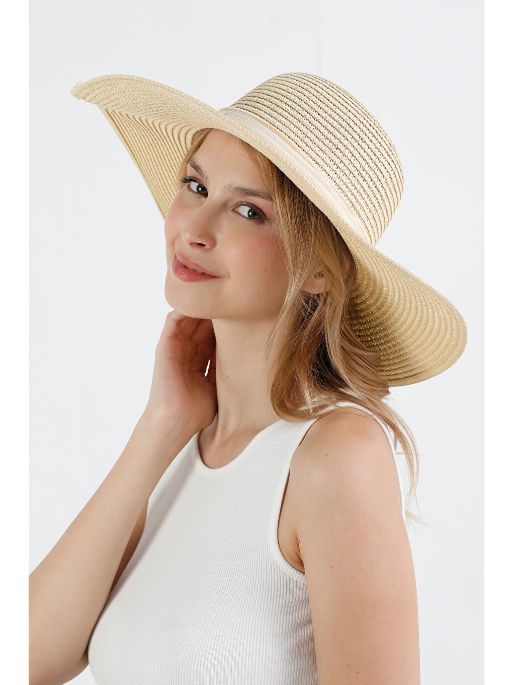 Bej Kurdeleli Hasır Şapka