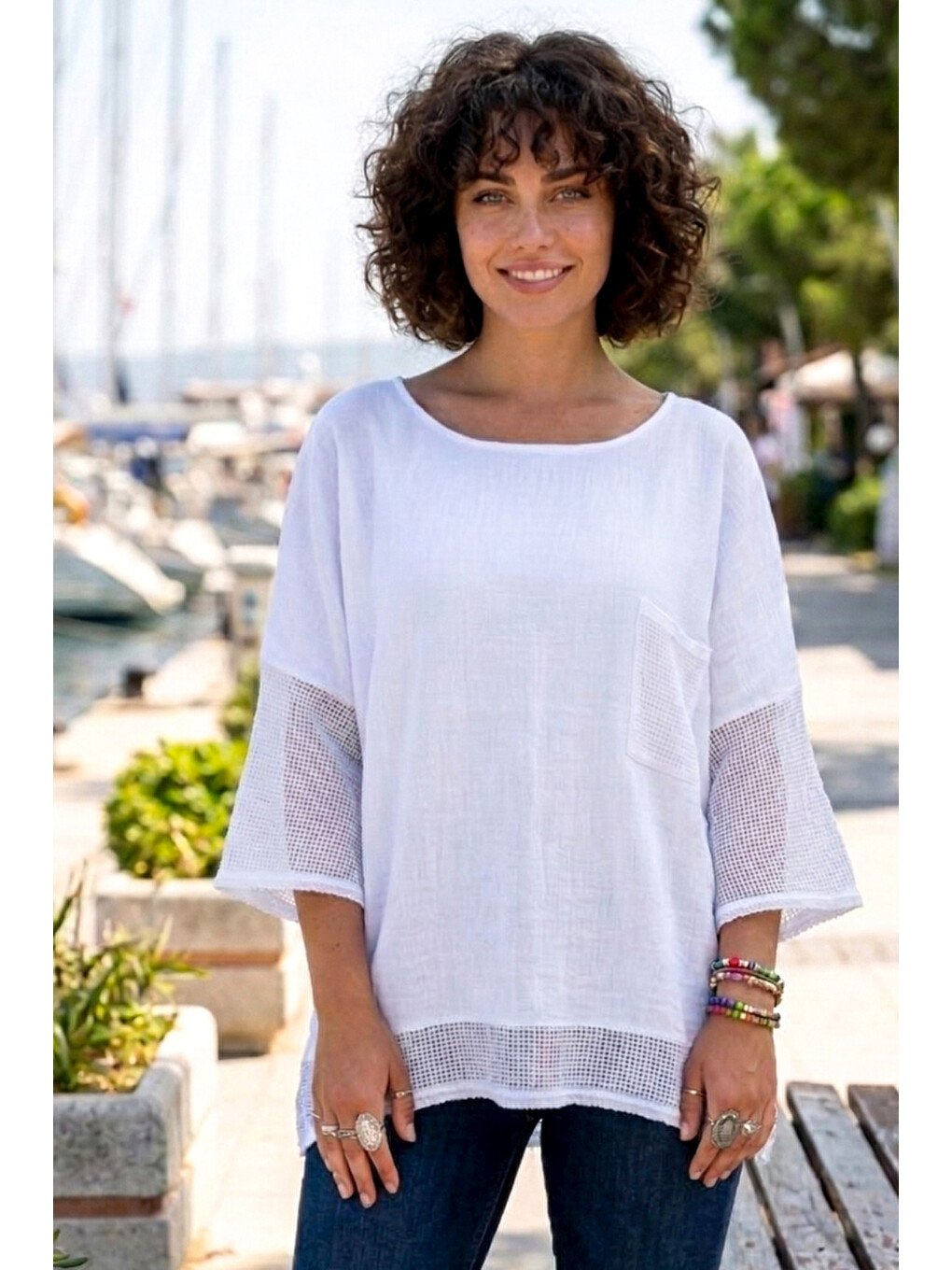 Beyaz Bisiklet Yaka 3/4 Kol, Kol Ve Etek Ucu File Detaylı Casual Müslin Oversize Dokuma Bluz 60 65