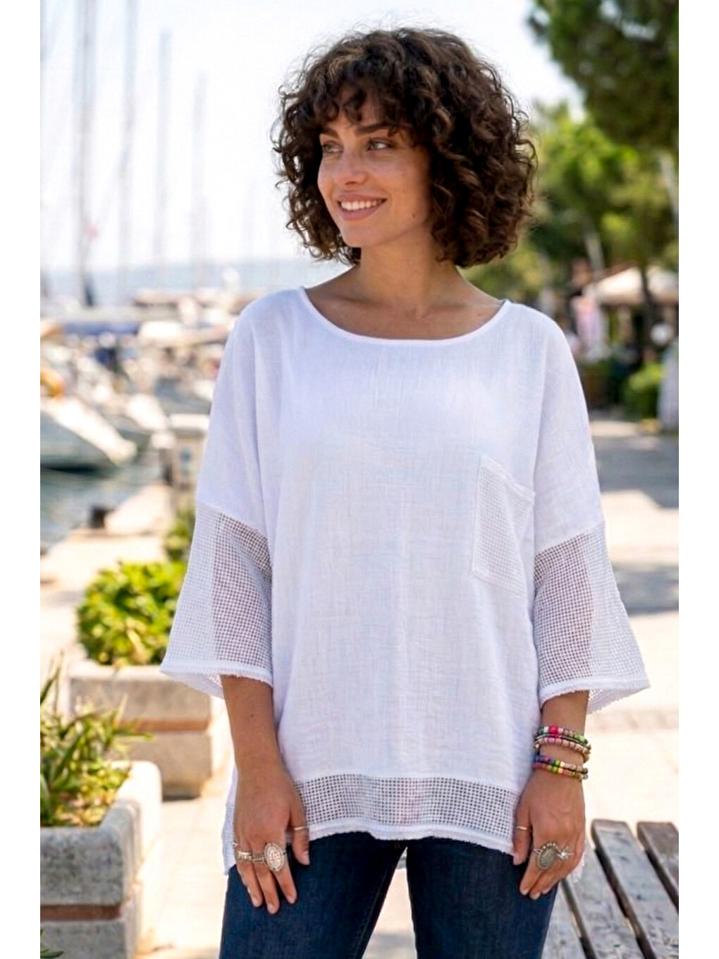 Beyaz Bisiklet Yaka 3/4 Kol, Kol Ve Etek Ucu File Detaylı Casual Müslin Oversize Dokuma Bluz 60 65-1