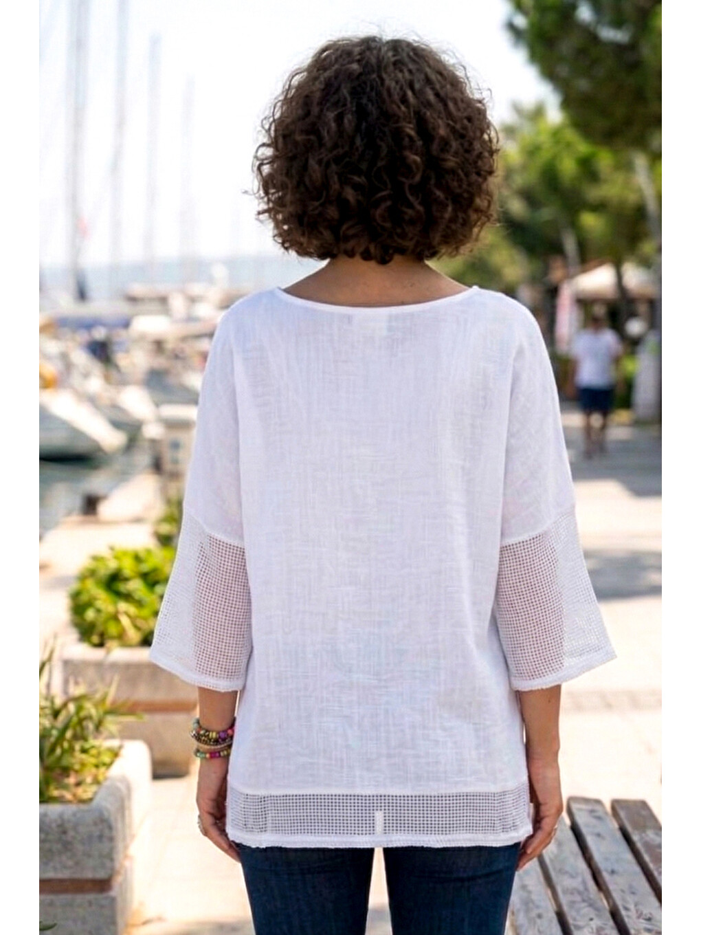 Beyaz Bisiklet Yaka 3/4 Kol, Kol Ve Etek Ucu File Detaylı Casual Müslin Oversize Dokuma Bluz 60 65-5