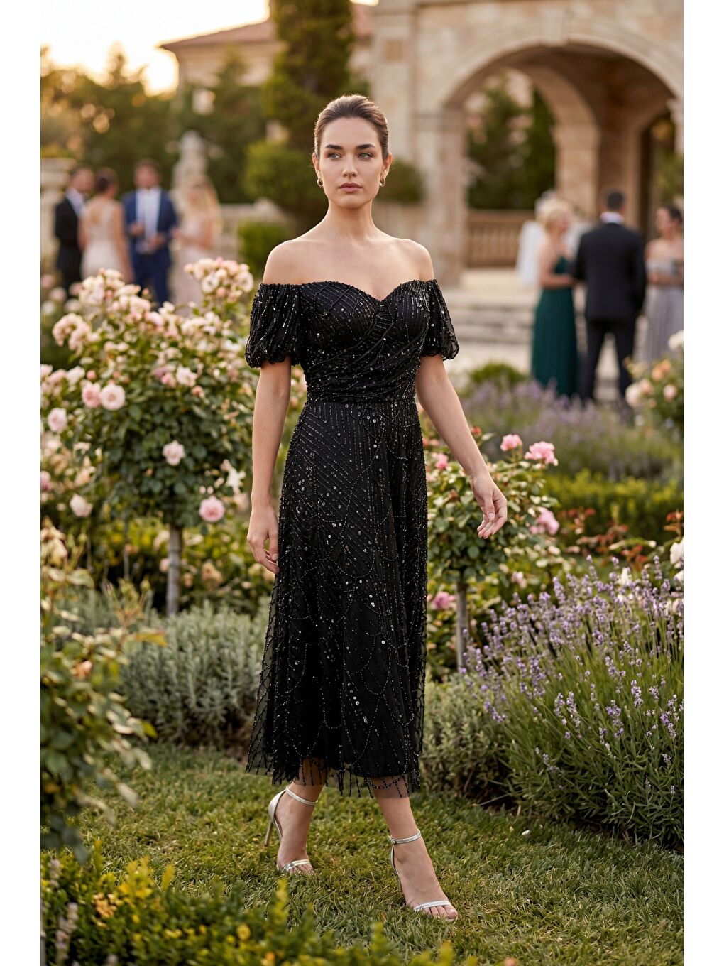 Kadın Siyah Dar Kalıp Kayık Yaka Boncuklu Midi Kloş Abiye Elbise-4