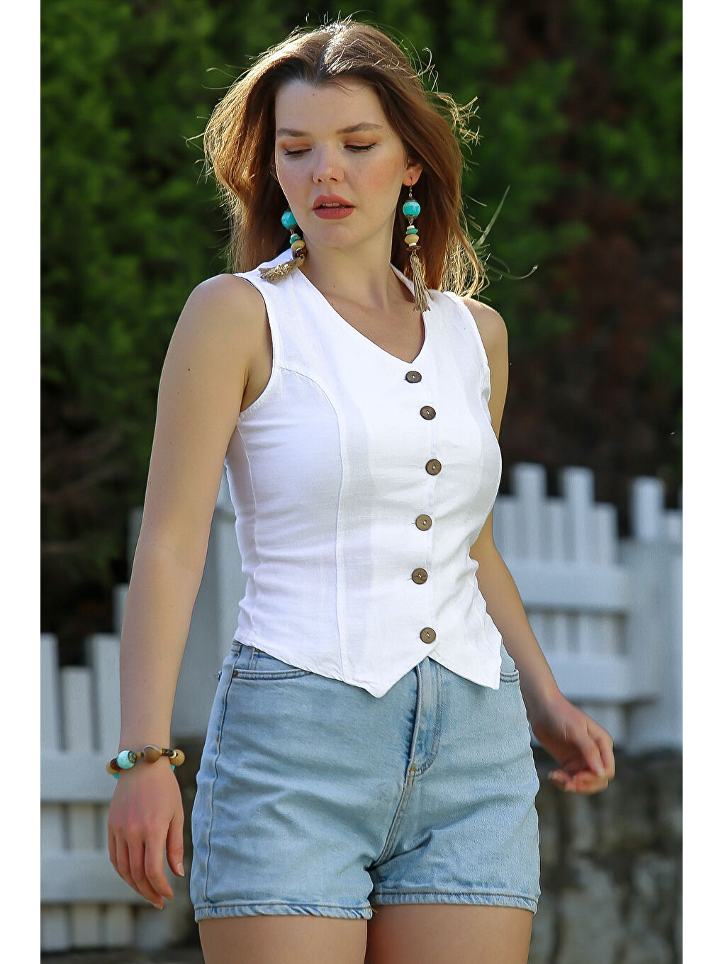 Beyaz V Yaka Düğmeli Yıkamalı Kulplu Casual Fitted Dokuma Yelek 55 45-1