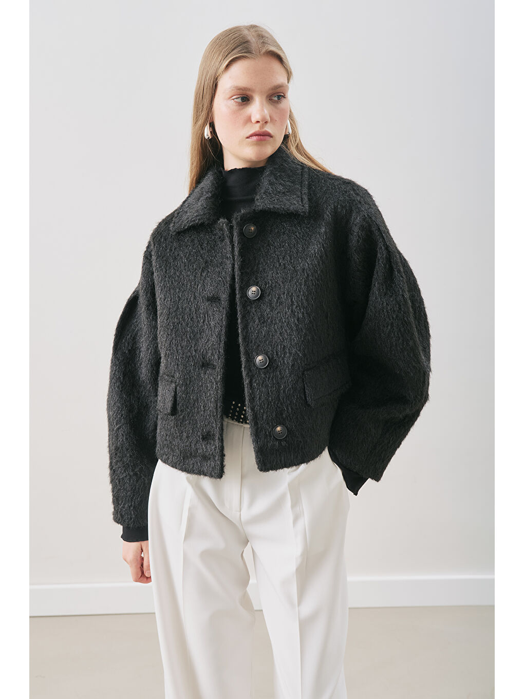 Boucle Kısa Kaban Siyah-1