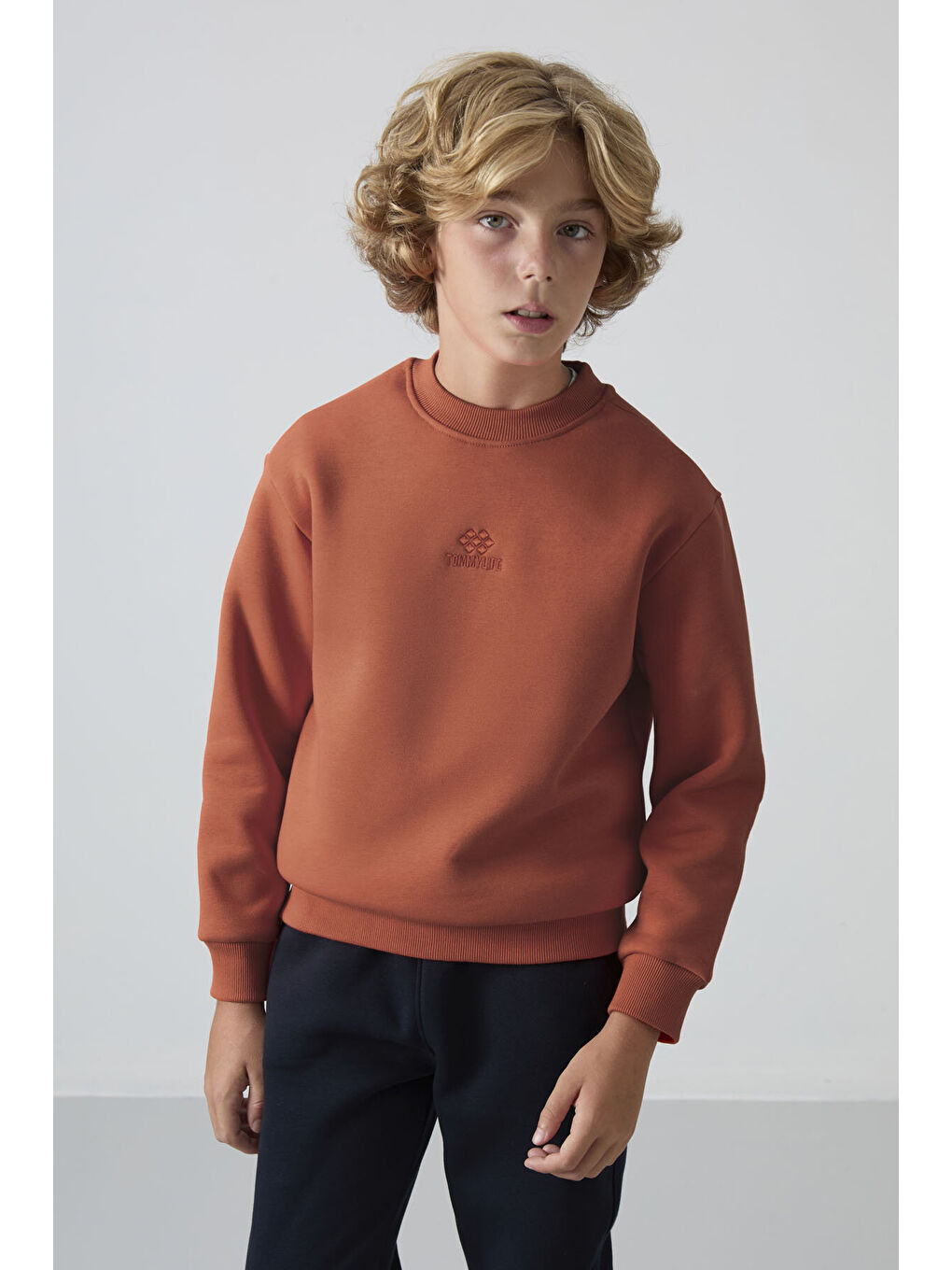 Kahverengi Kiremit Pamuklu Kalın İçi Tüylü Yumuşak Dokulu Standart Fit Nakışlı Erkek Çocuk Sweatshirt - 11232-3