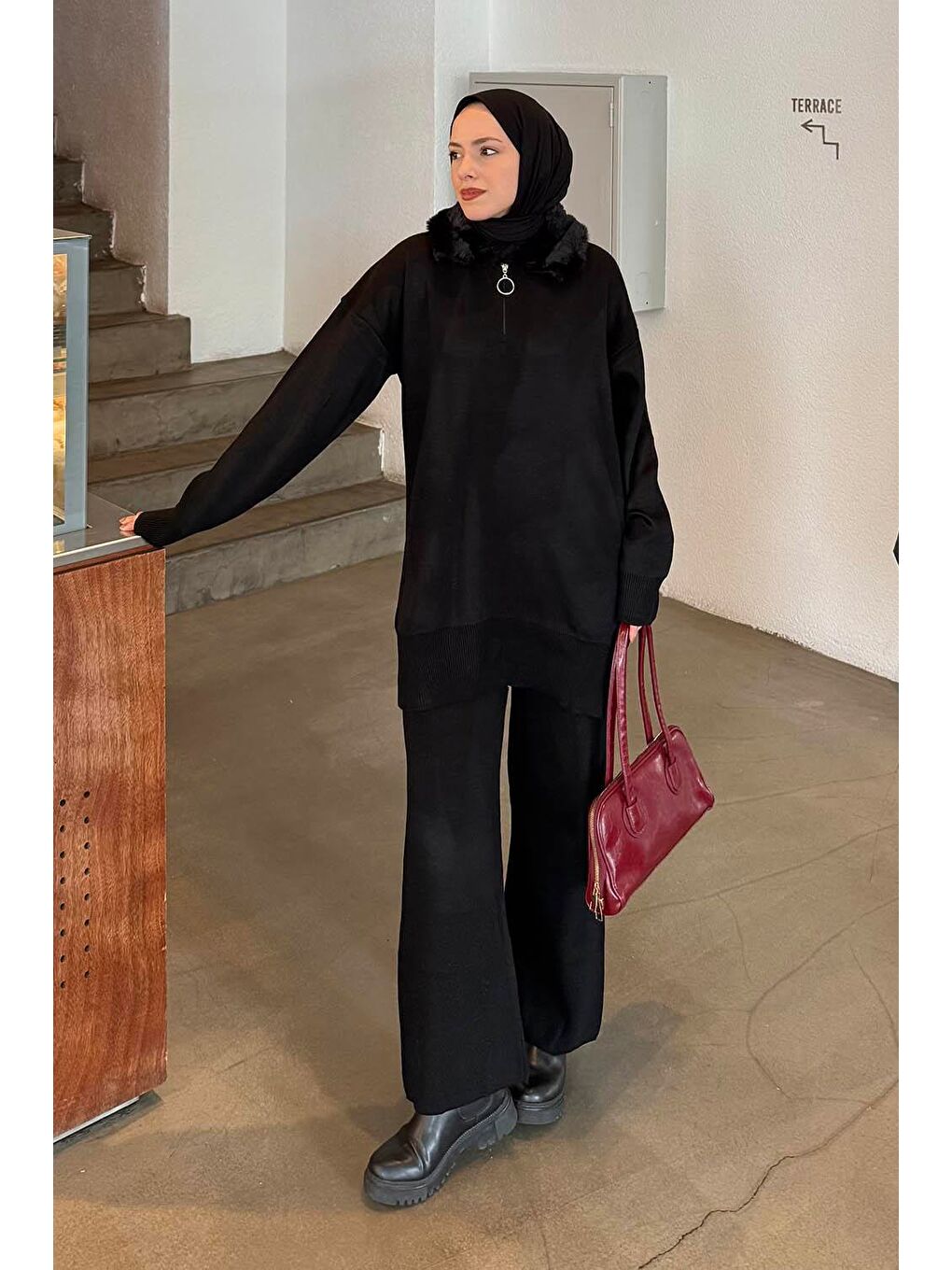 Pelüş Yaka Triko Takım Siyah