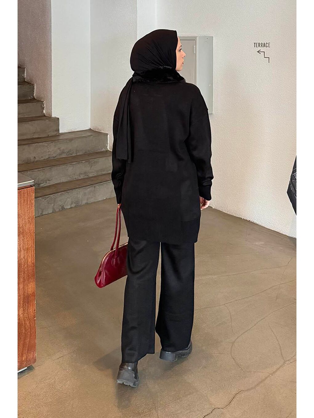 Pelüş Yaka Triko Takım Siyah-3