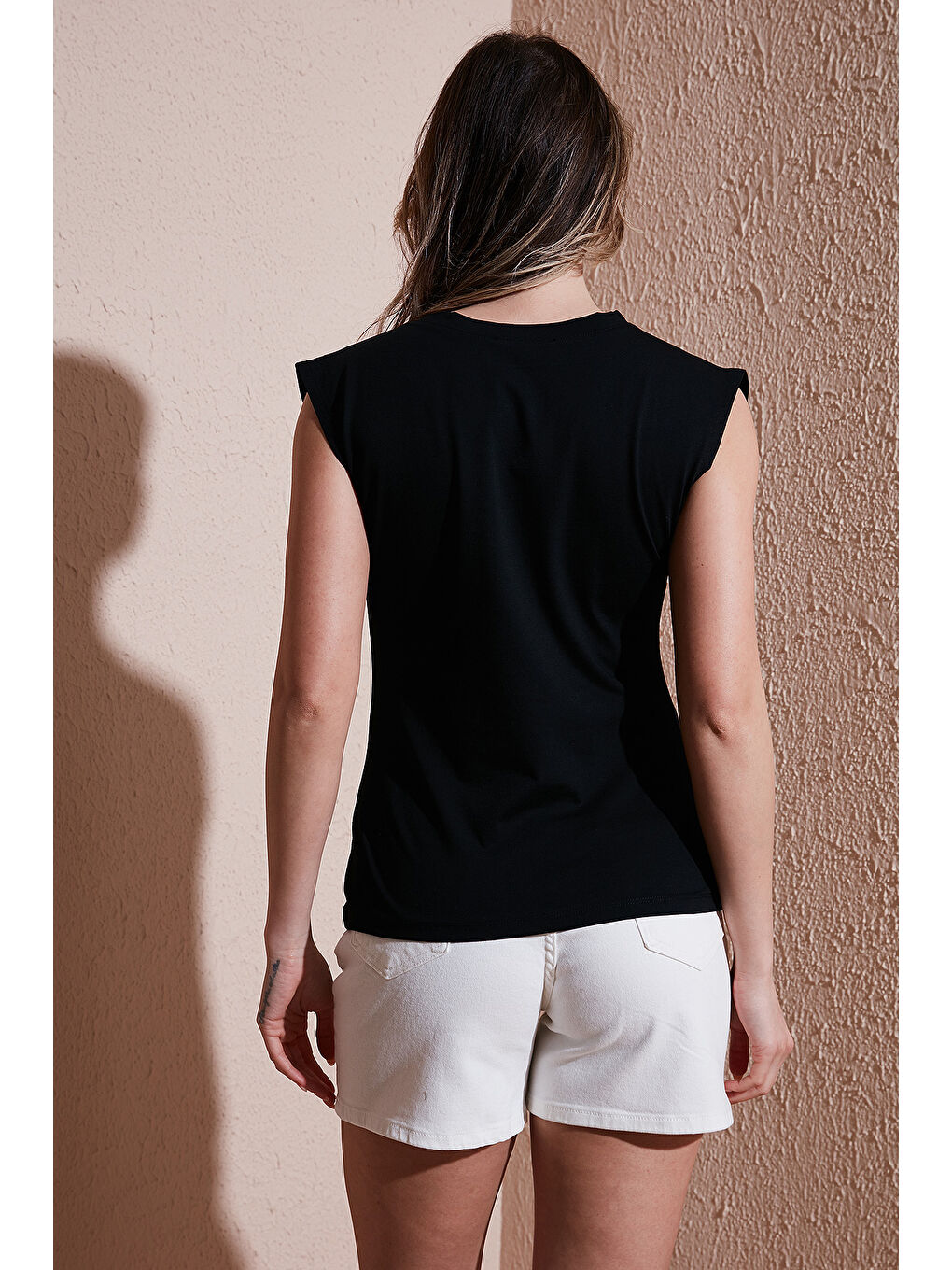 Siyah % 100 Pamuk Standart Fit Bisiklet Yaka Taşlı Bluz 25Y0472K1-4