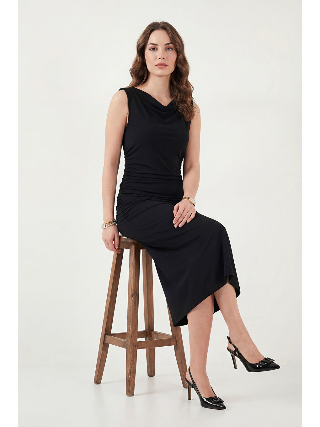 Siyah Midi Boy Degaje Yaka Vücuda Oturan Elbise 6525741-3