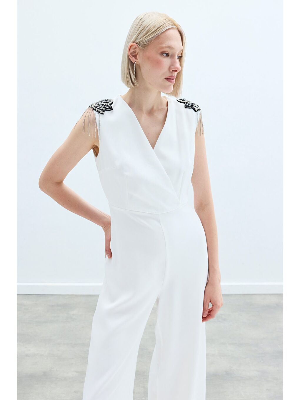 Aksesuar Detaylı Tulum - Ekru-5