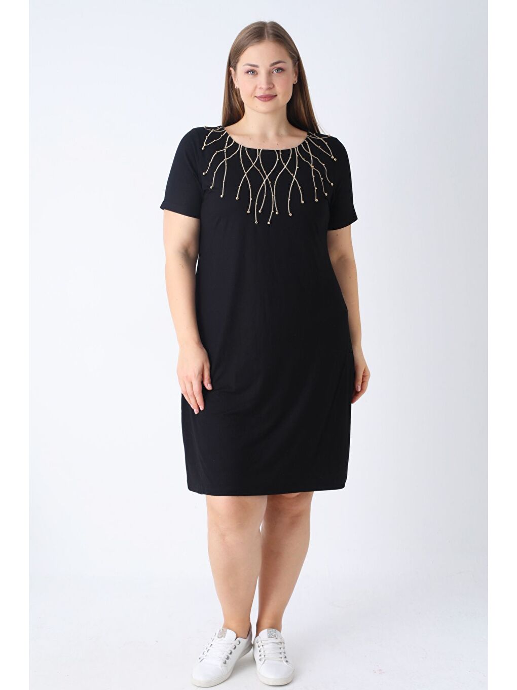 Kadın Siyah Nakış Detaylı Bisiklet Yaka Elastanlı Büyük Beden Elbise