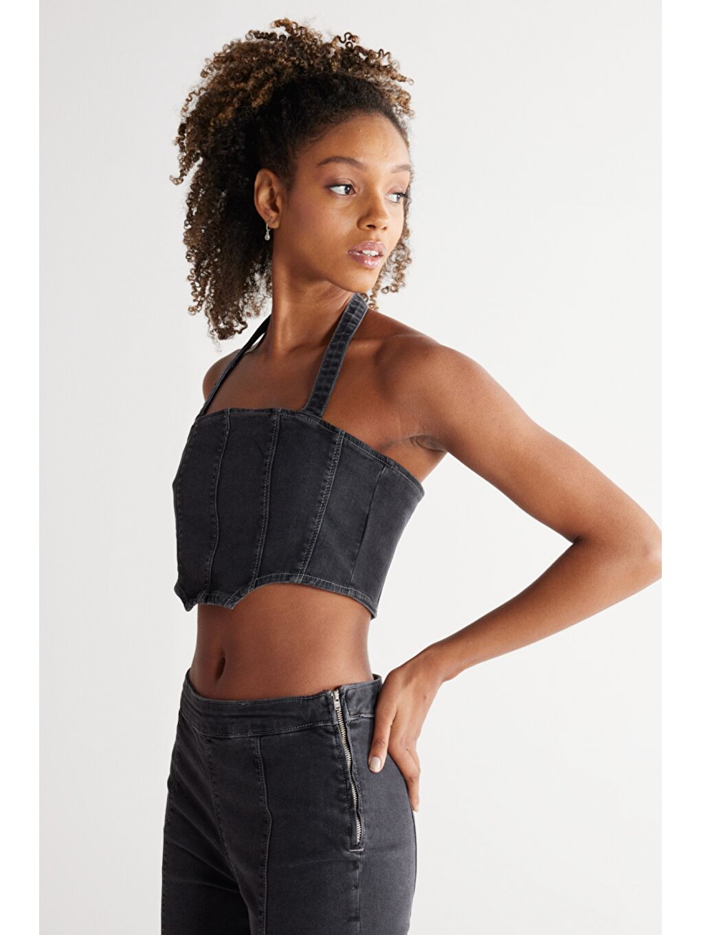 Regular Fit Normal Kesim Düz Yaka Siyah Jean Crop Bluz-4