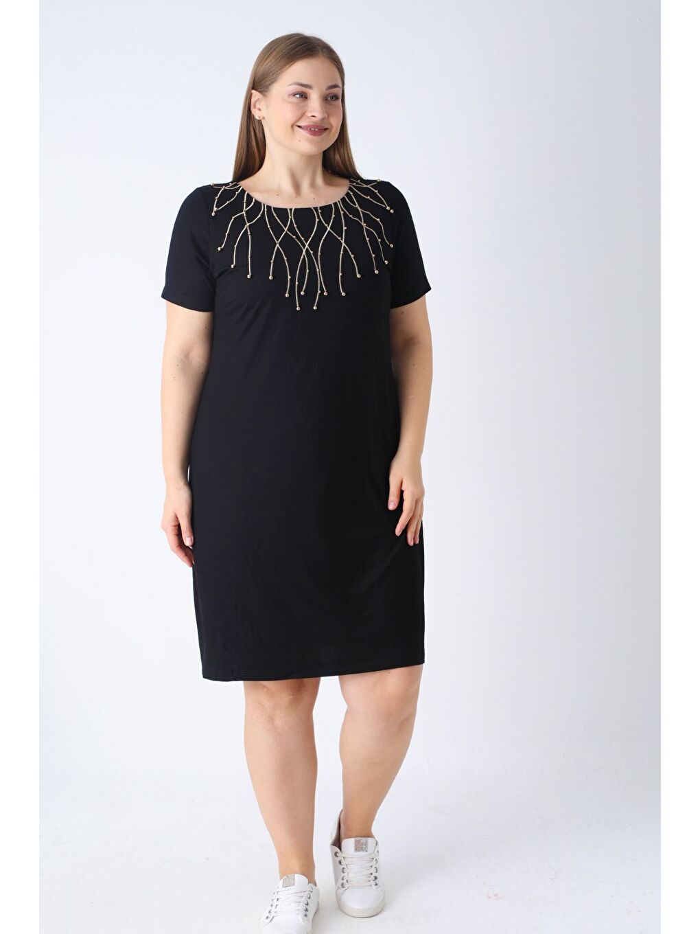 Kadın Siyah Nakış Detaylı Bisiklet Yaka Elastanlı Büyük Beden Elbise-3