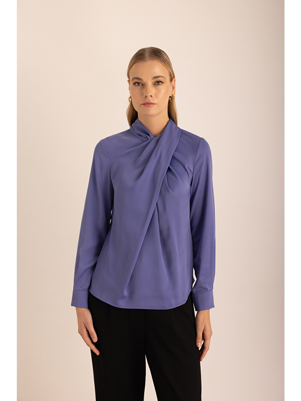 Mor Yakası Drape Detaylı Dokuma Bluz-1
