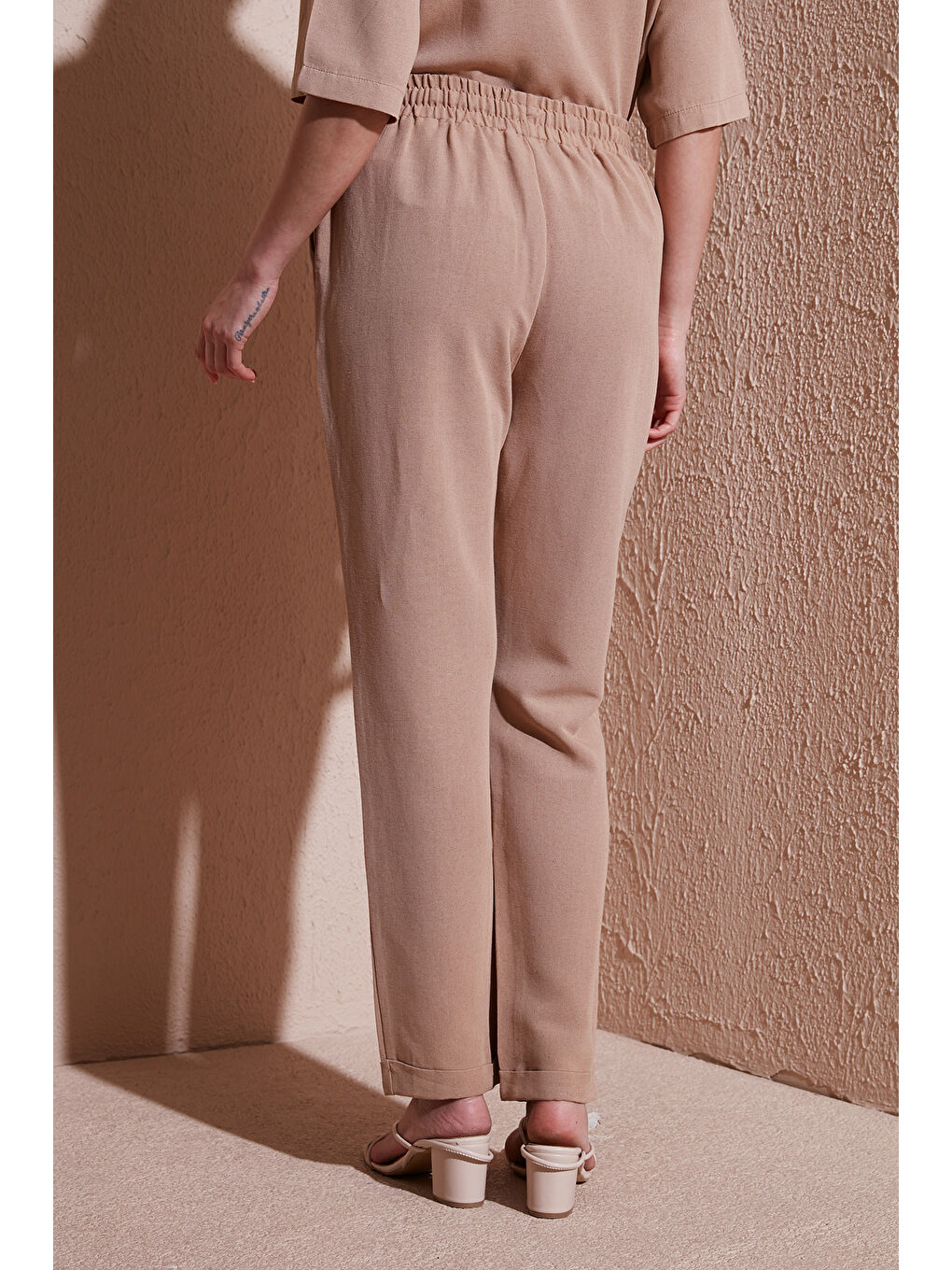 Bej Relaxed Fit Normal Bel Düz Paça Pantolon 25Y0550K1-4