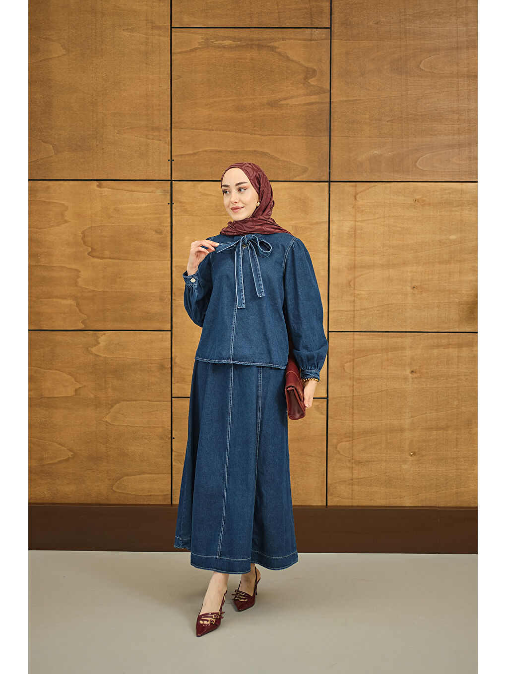 Kadın Yaka Bağlamalı Etekli Jean Takım Lacivert