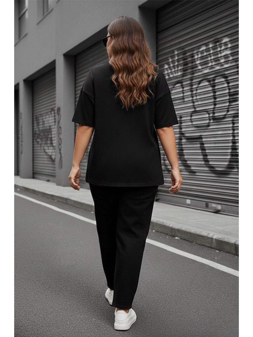 Siyah Mily Kadın Büyük Beden Battal Basic Bisiklet Yaka Pamuklu T-Shirt Rahat Kesim Unisex Sevgili Kombini-2