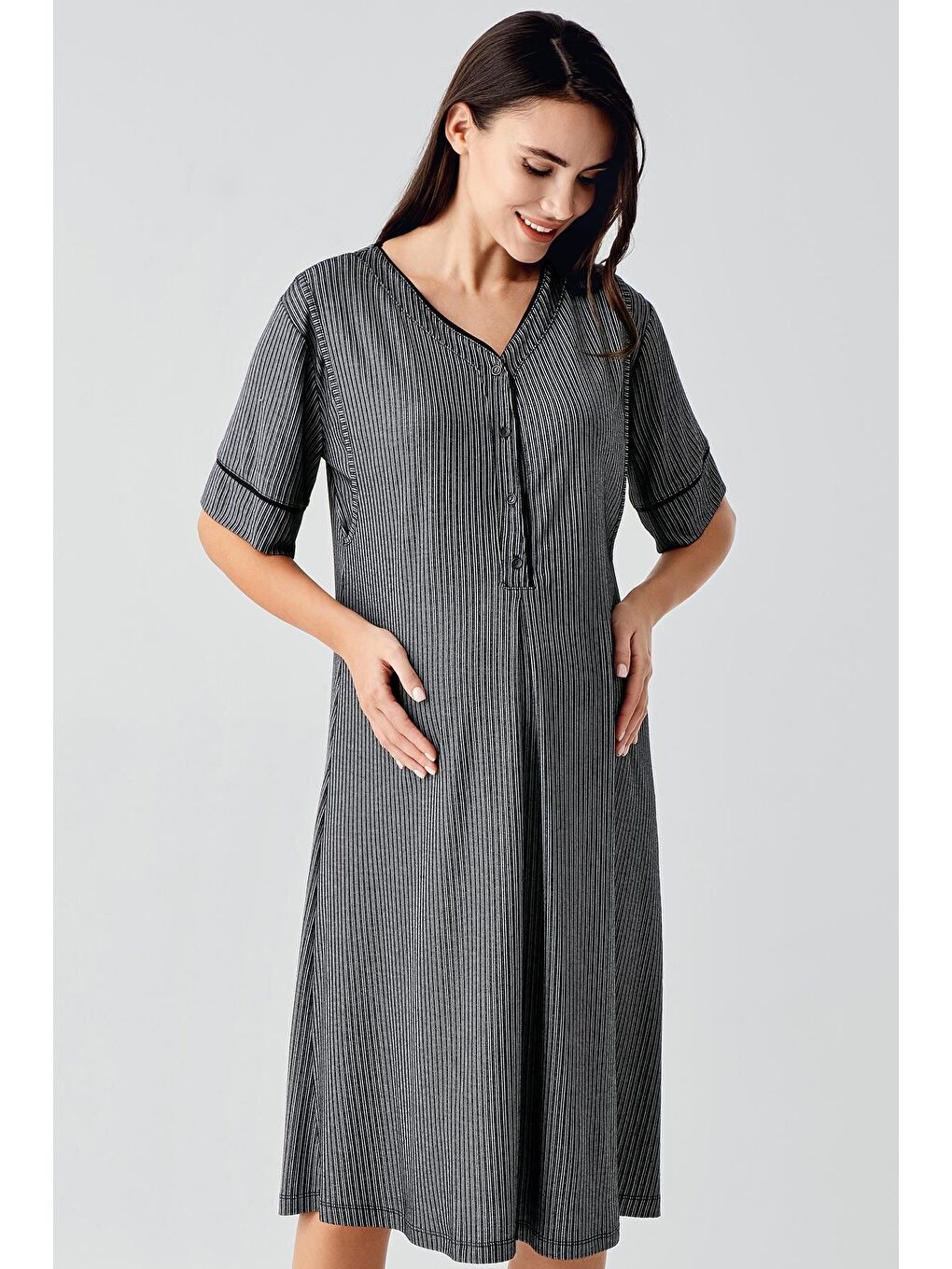 Siyah Düğmeli Kısa Kısa Kollu Esnek Viskoz Hamile Gecelik 14128-1