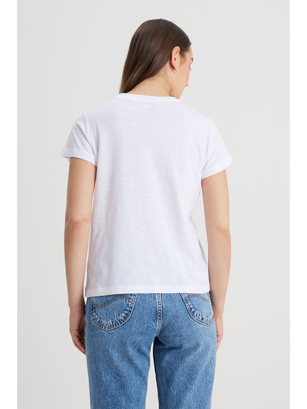 Regular Fit Normal Kesim Bisiklet Yaka Beyaz Tişört-4