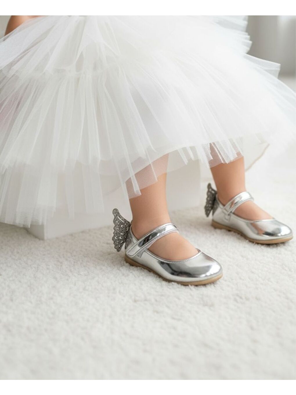 Gri Kız Çocuk Gümüş Kelebek Babet