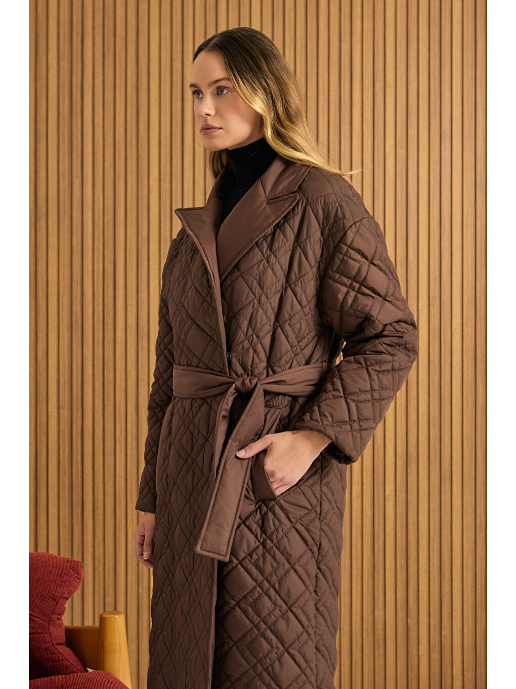 Kahverengi Seyyar Kuşaklı Kapitone Mont-4