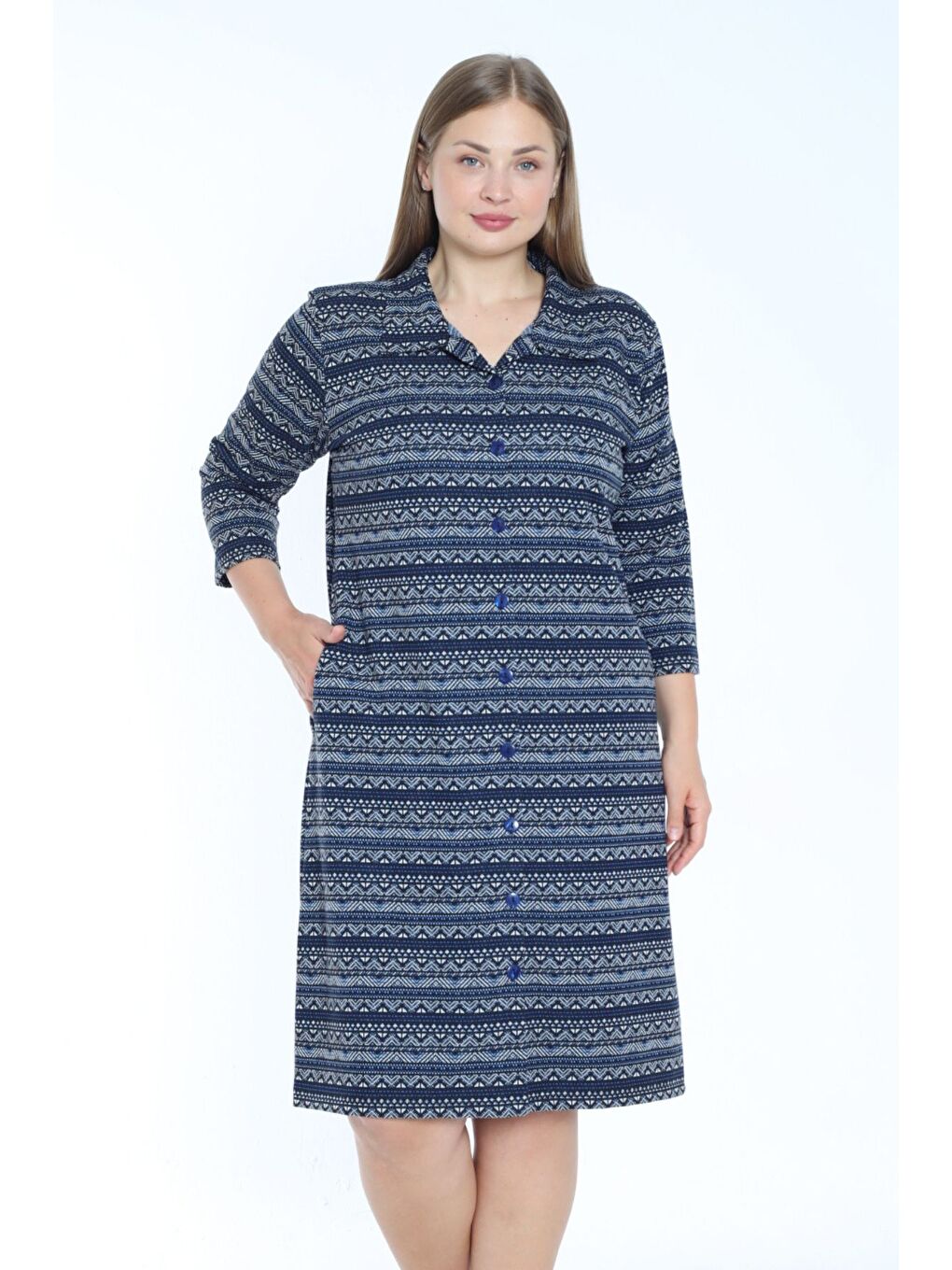 Karışık Kadın Büyük Beden Desenli Boydan Düğmeli Cepli Truvakar Kollu Jakarlı Elastanlı Elbise