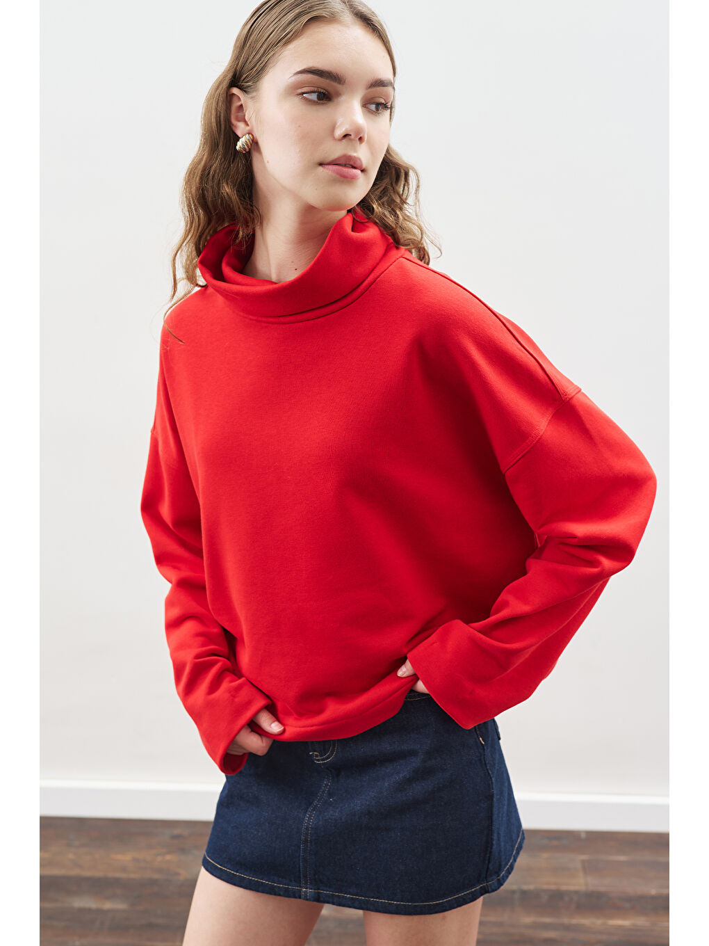 Yüksek Yakalı Oversıze Sweatshırt Kırmızı