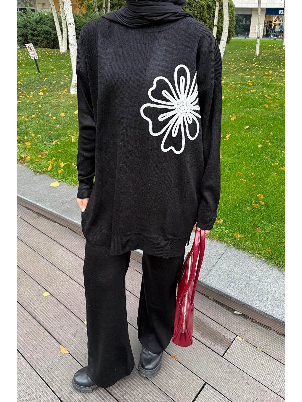 Çiçek Detaylı Triko Takım Siyah-2