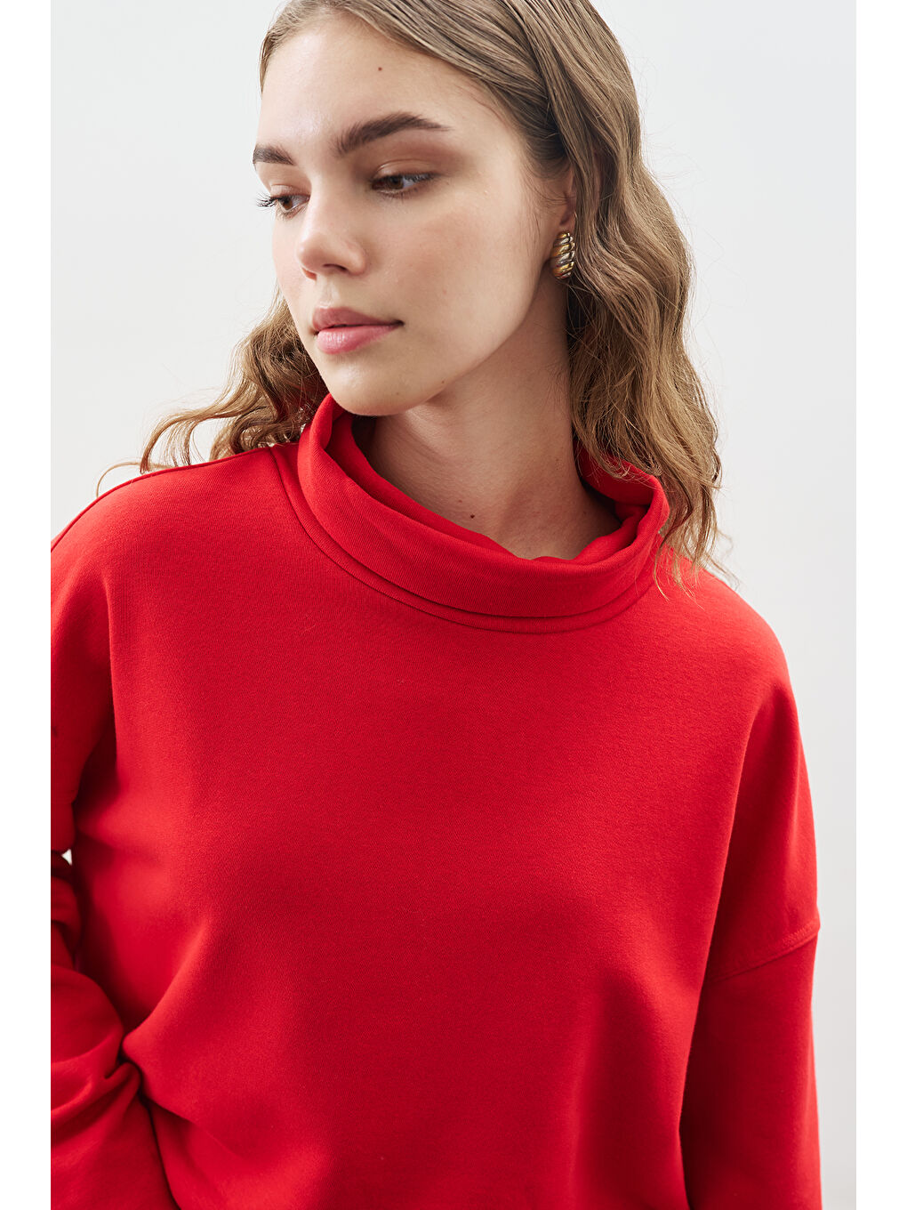 Yüksek Yakalı Oversıze Sweatshırt Kırmızı-3