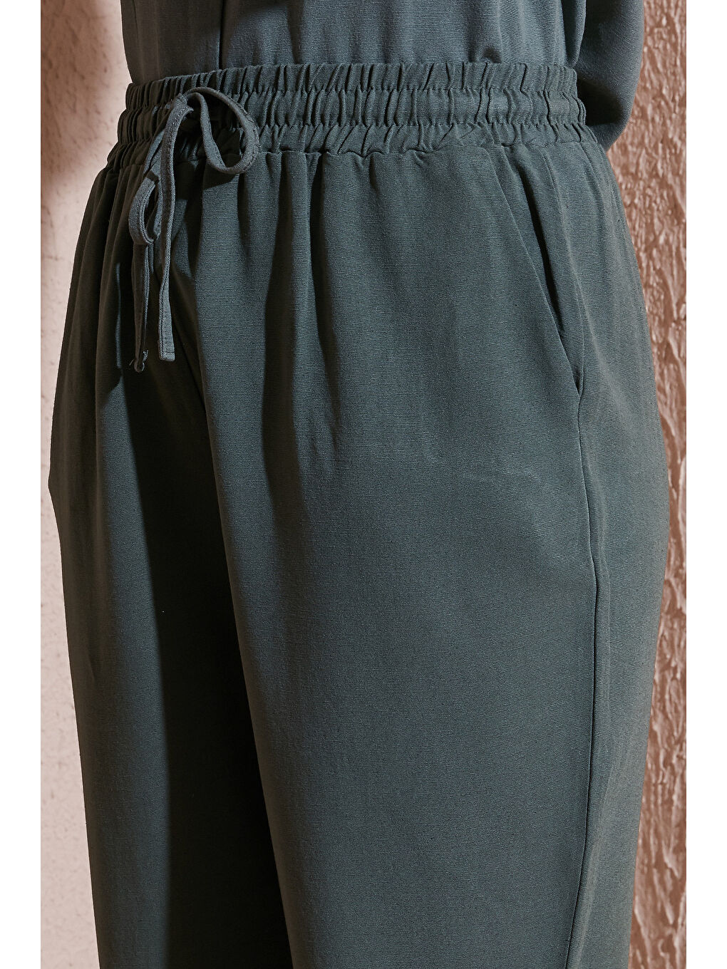 Haki Relaxed Fit Normal Bel Düz Paça Pantolon 25Y0550K1-5