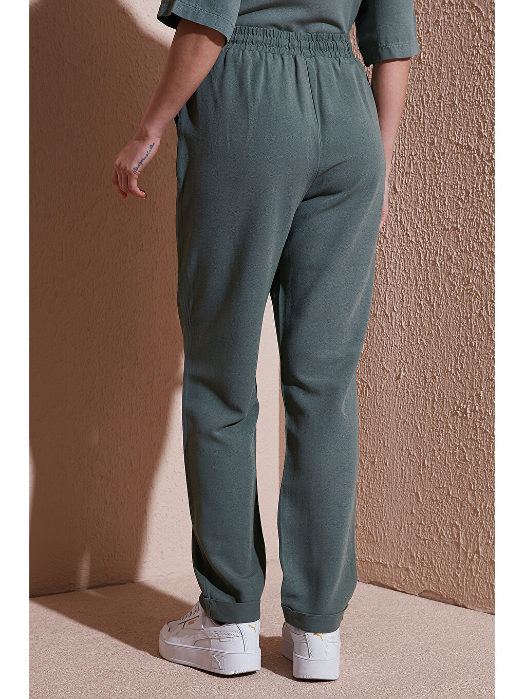 Haki Relaxed Fit Normal Bel Düz Paça Pantolon 25Y0550K1-6