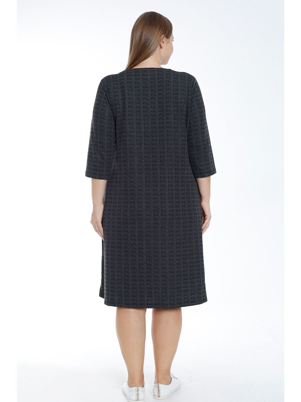 Siyah Desenli Düğmeli Cepli Truvakar Kollu Kadın Büyük Beden Jakarlı Elbise-3