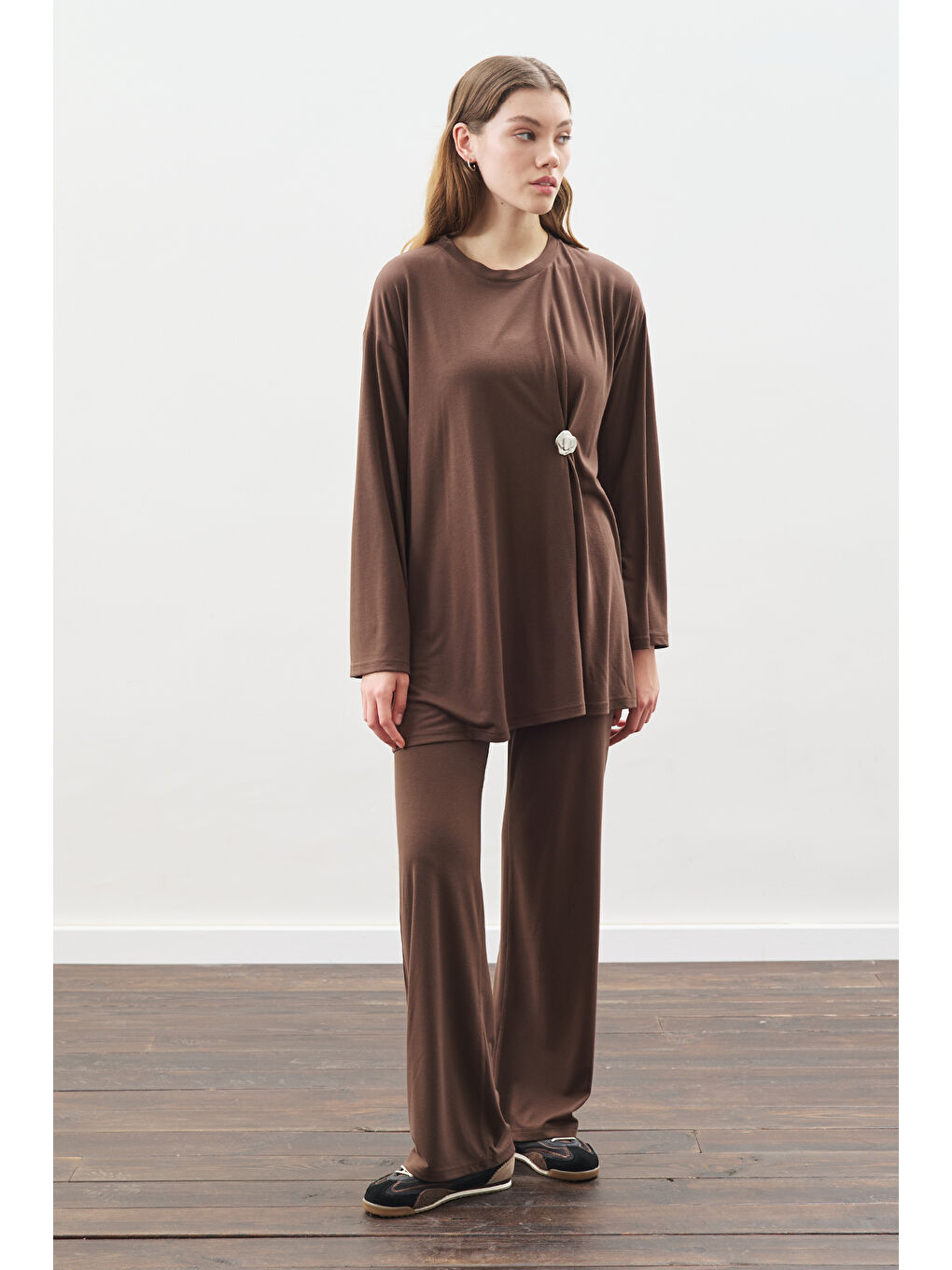 Düğüm Tasarımlı Pantolonlu Takım Kahverengi