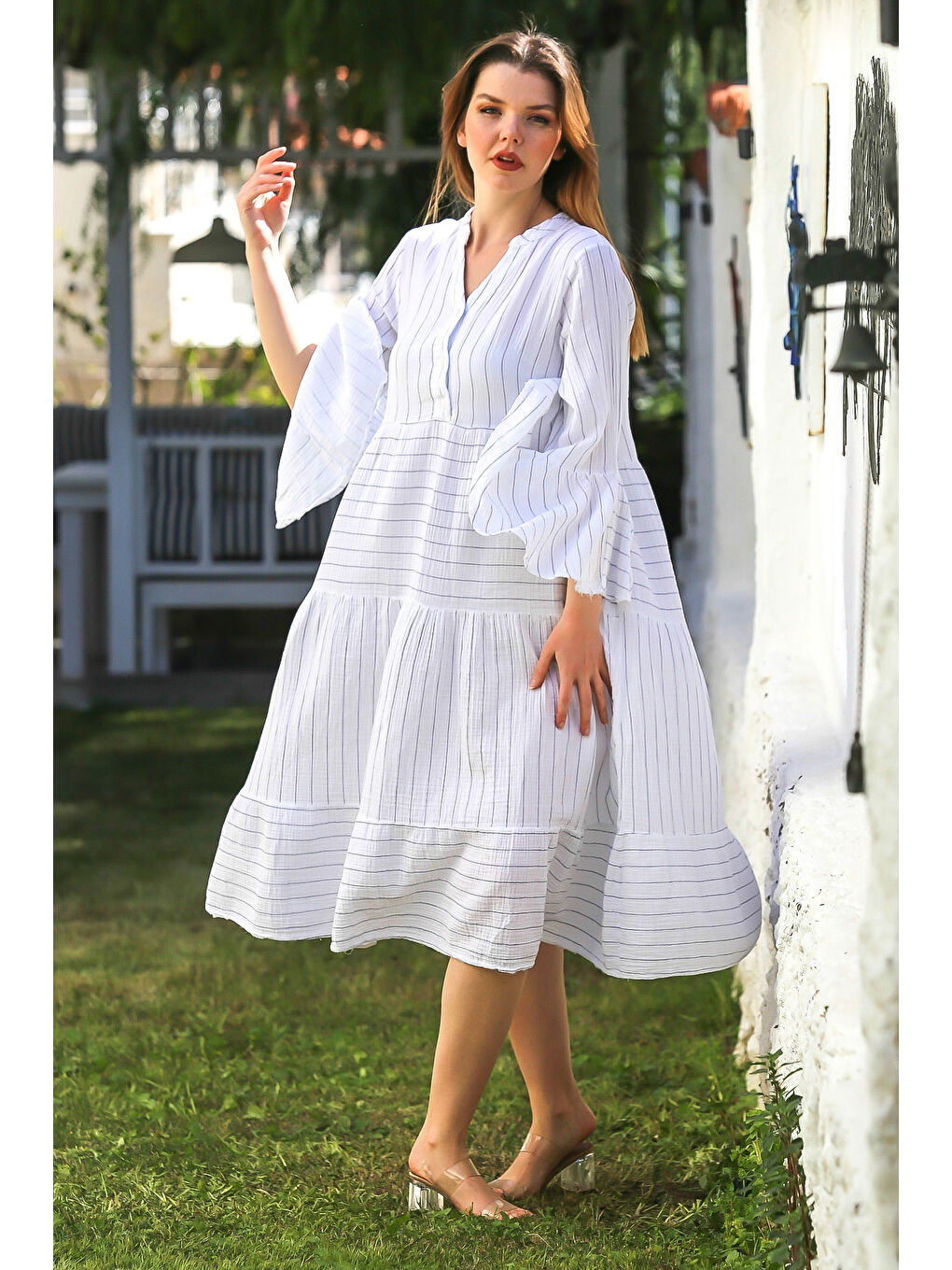 Beyaz Hakim Yaka İspanyol Kol Çizgili Yıkamalı Etek Ucu Fırfırlı Casual Dokuma Elbise 125 53-1