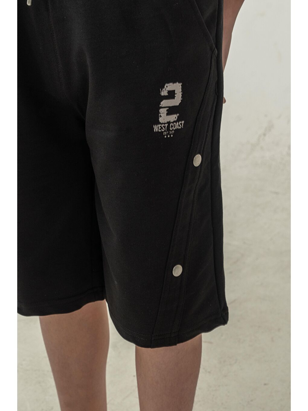 Siyah West Coast Baskılı Yanlar Çıtçıtlı Erkek Çocuk Şort-3