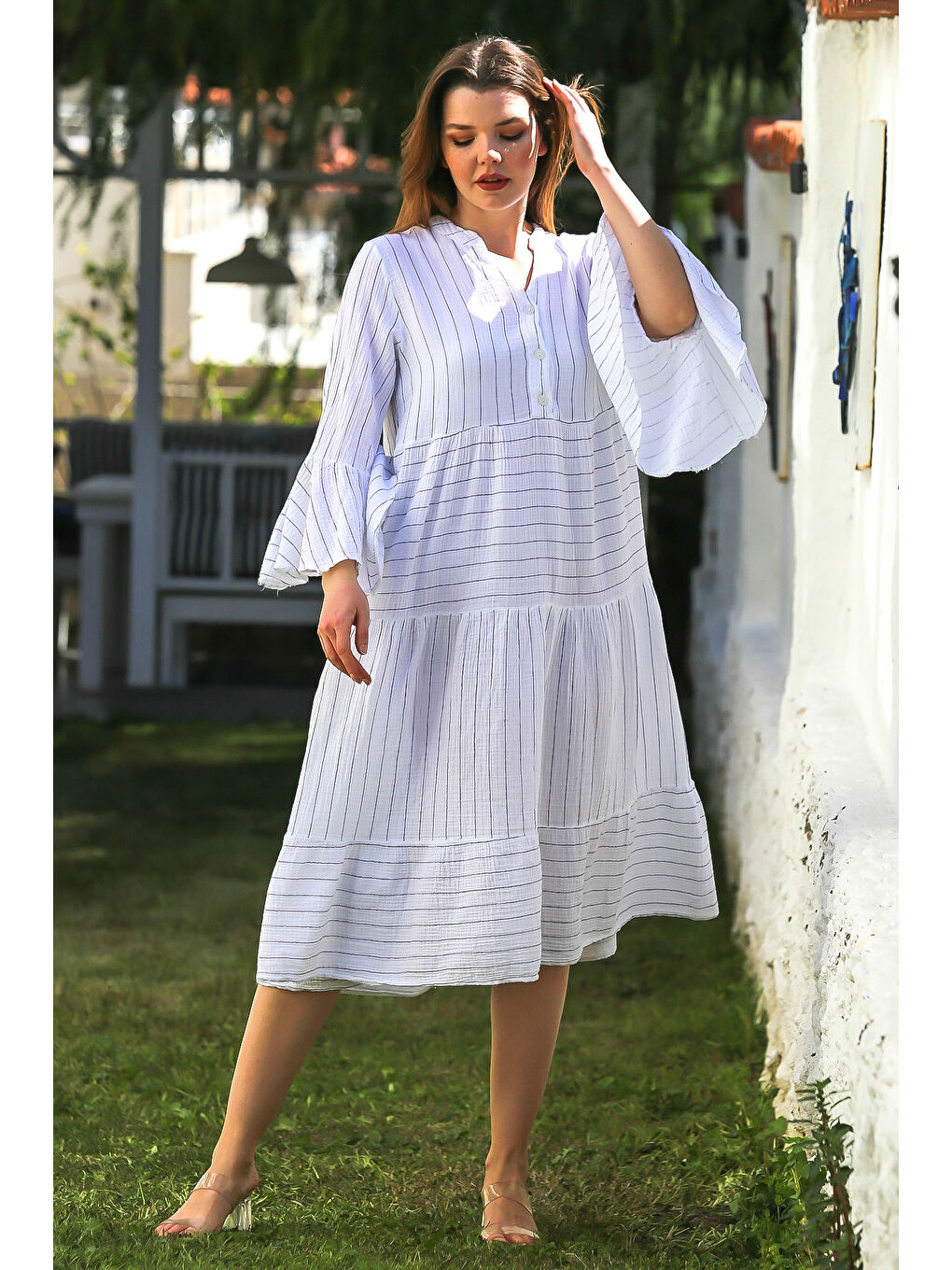 Beyaz Hakim Yaka İspanyol Kol Çizgili Yıkamalı Etek Ucu Fırfırlı Casual Dokuma Elbise 125 53-4