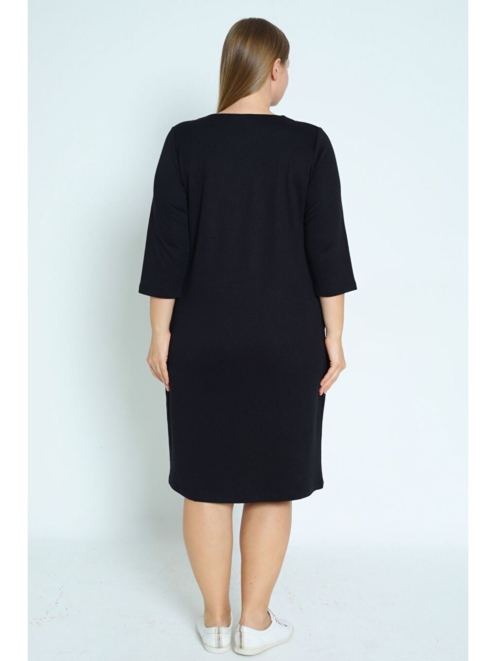 Siyah Taş Detaylı Cepli Truvakar Kollu Pamuklu Büyük Beden Elbise-3