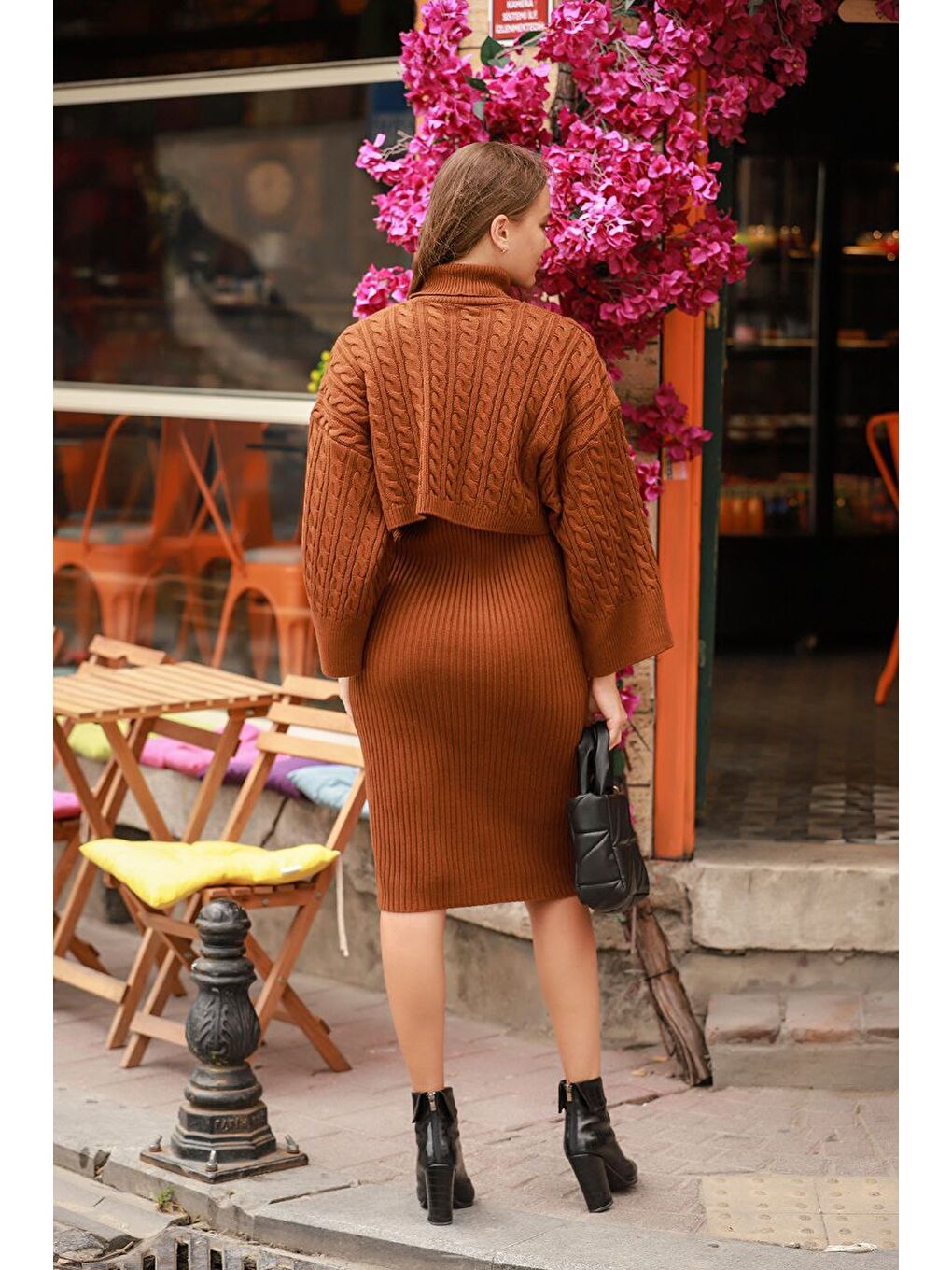 Kahverengi Boğazlı Crop Kazak Triko Elbise Takım Kahve-2