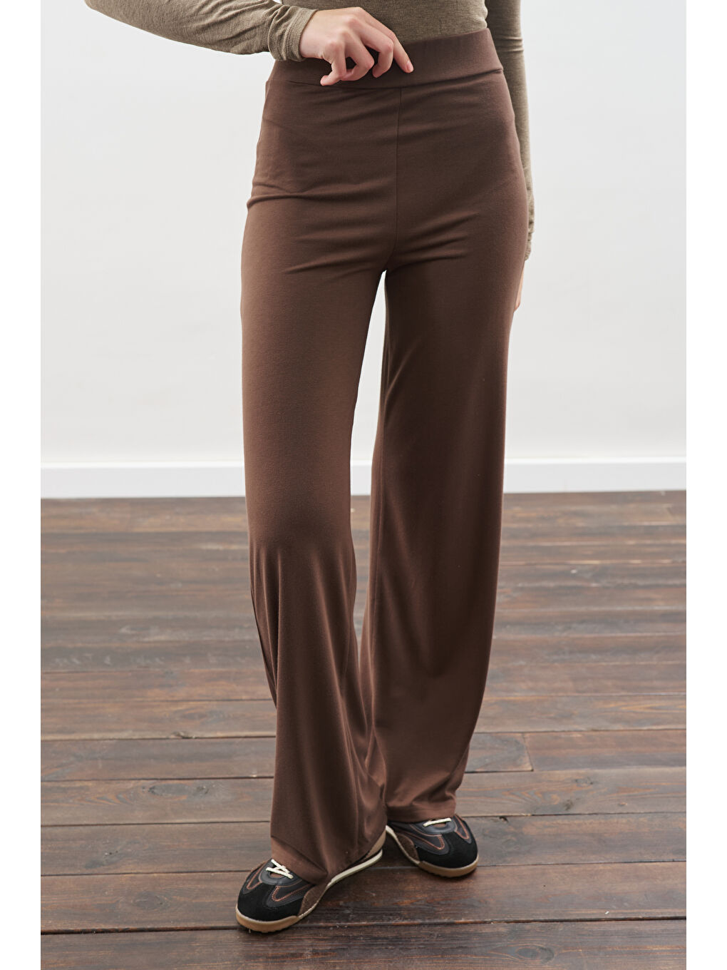 Düğüm Tasarımlı Pantolonlu Takım Kahverengi-4