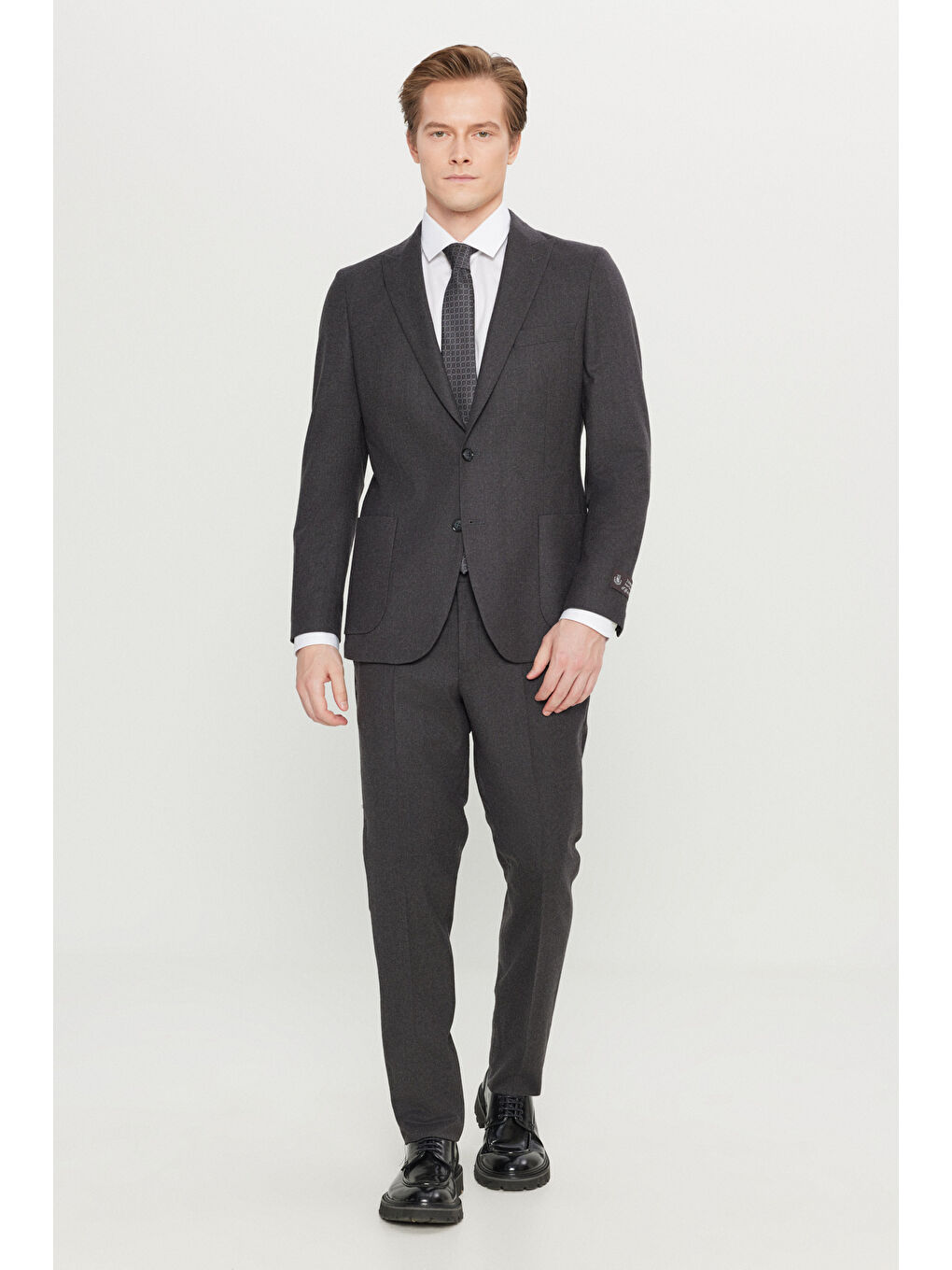 Erkek Antrasit %100 Yün Slim Fit Dar Kesim Kırlangıç Yaka Torba Cepli Takım Elbise-1